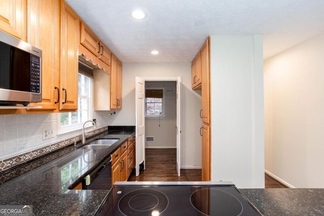4817 Ridgewood Creek Drive, Acworth, GA 30102
