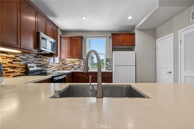 623 W Foothill 39, Glendora, CA 91741