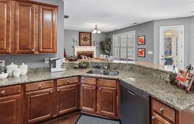 310 Persimmon Drive, Sharpsburg, GA 30277