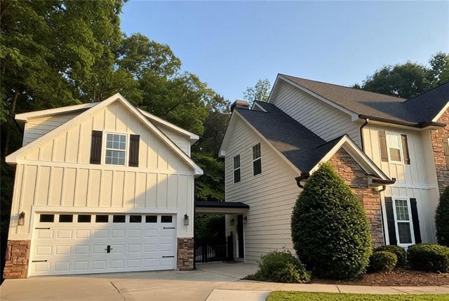 310 Persimmon Drive, Sharpsburg, GA 30277