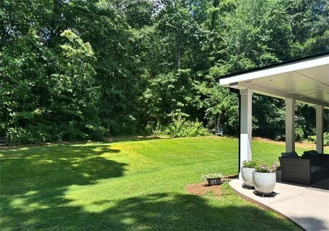 310 Persimmon Drive, Sharpsburg, GA 30277