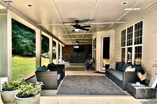 310 Persimmon Drive, Sharpsburg, GA 30277