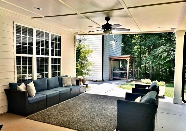 310 Persimmon Drive, Sharpsburg, GA 30277