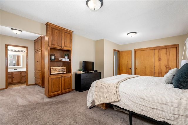 2325 61st Street, Des Moines, IA 50322