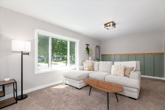 2325 61st Street, Des Moines, IA 50322