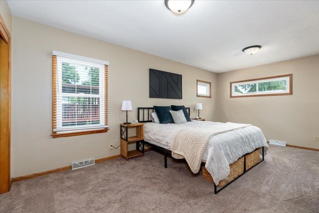 2325 61st Street, Des Moines, IA 50322