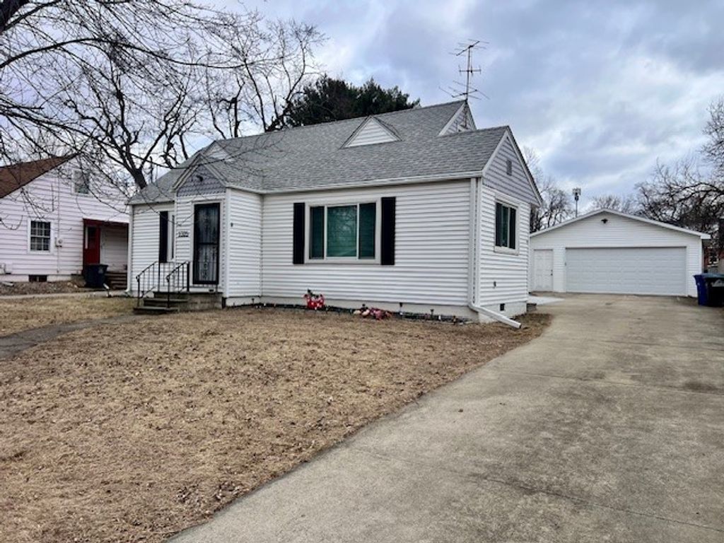 2325 61st Street, Des Moines, IA 50322