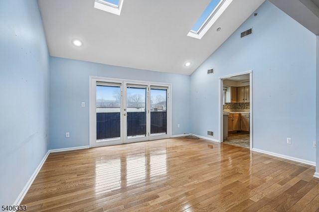 6 Domessina Ln C8, Caldwell Boro Twp., NJ 07006