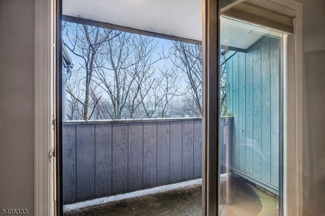 6 Domessina Ln C8, Caldwell Boro Twp., NJ 07006