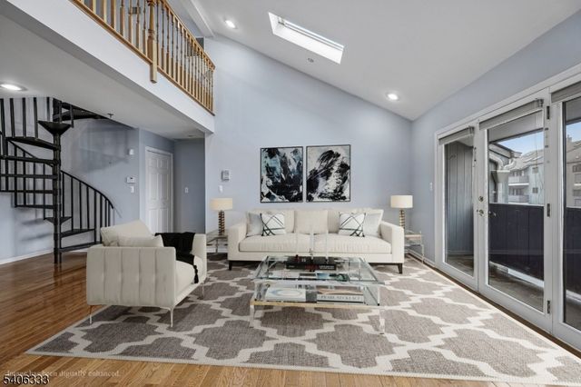 6 Domessina Ln C8, Caldwell Boro Twp., NJ 07006