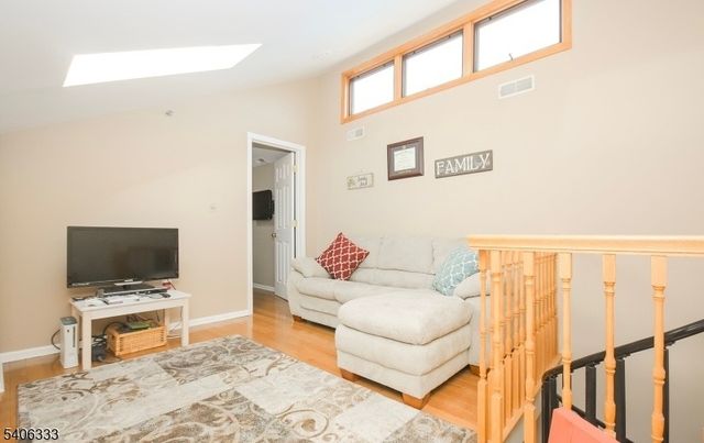 6 Domessina Ln C8, Caldwell Boro Twp., NJ 07006