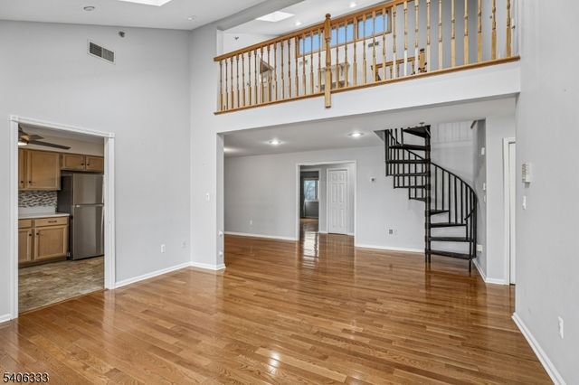 6 Domessina Ln C8, Caldwell Boro Twp., NJ 07006