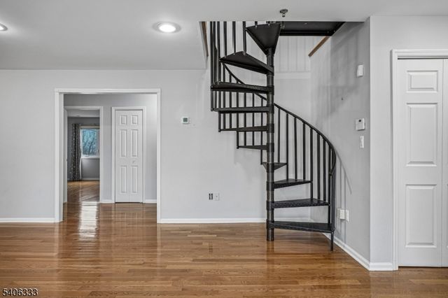 6 Domessina Ln C8, Caldwell Boro Twp., NJ 07006