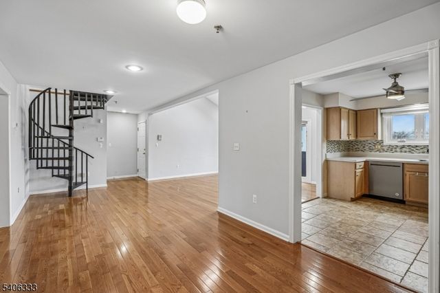 6 Domessina Ln C8, Caldwell Boro Twp., NJ 07006