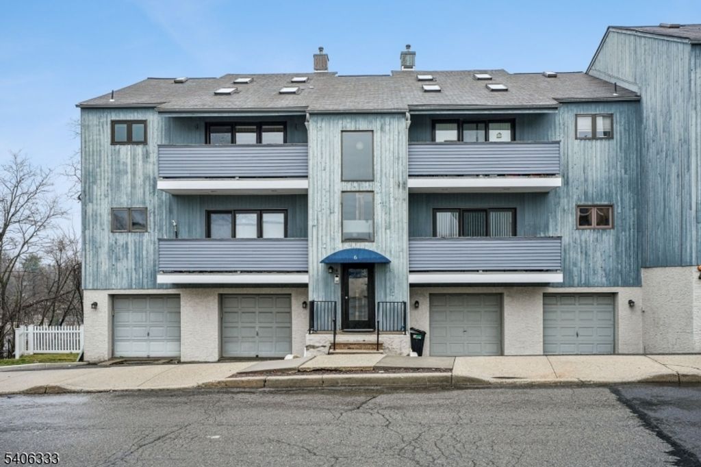 6 Domessina Ln C8, Caldwell Boro Twp., NJ 07006