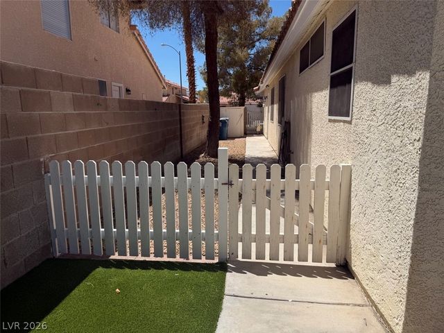 4478 Ruenda Court, Las Vegas, NV 89147