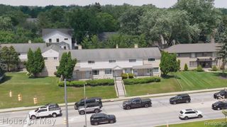 2099 E Maple Road, Birmingham, MI 48009