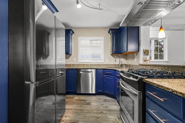 2233 Vista Avenue, Redding, CA 96001