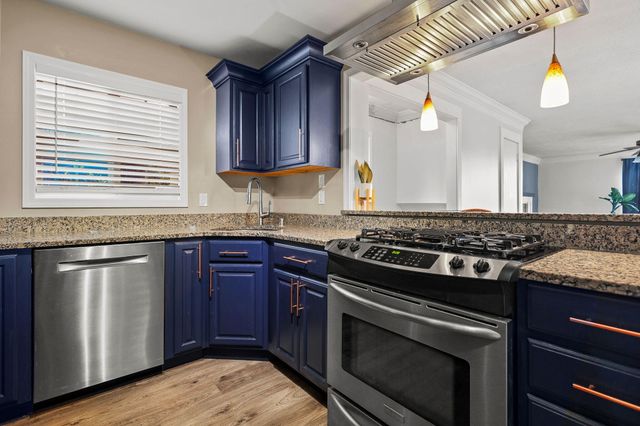 2233 Vista Avenue, Redding, CA 96001