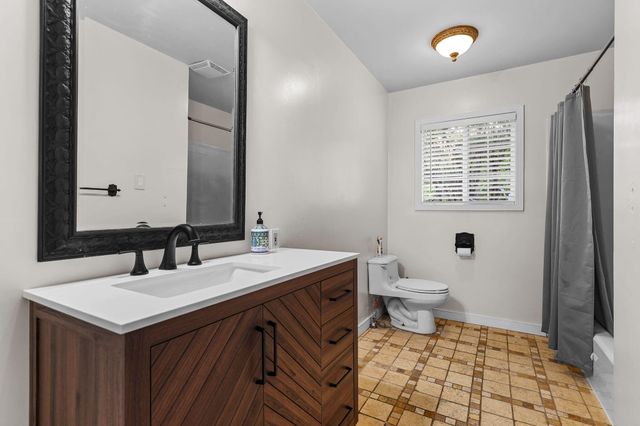 2233 Vista Avenue, Redding, CA 96001