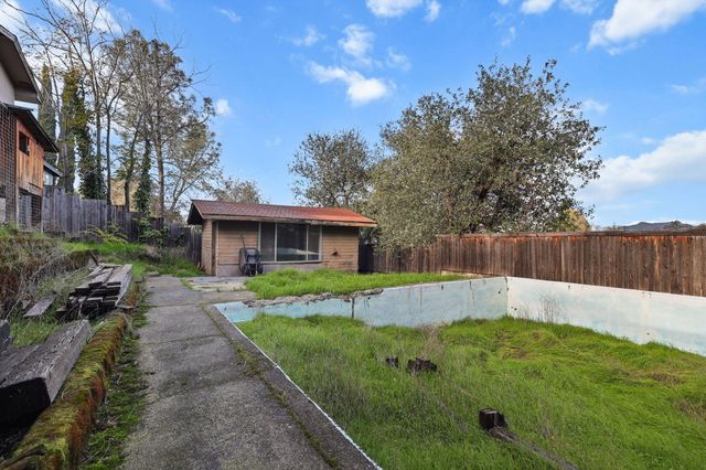 2233 Vista Avenue, Redding, CA 96001