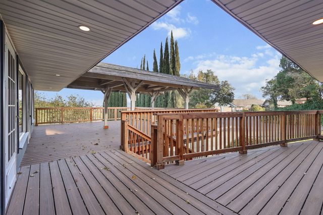 2233 Vista Avenue, Redding, CA 96001