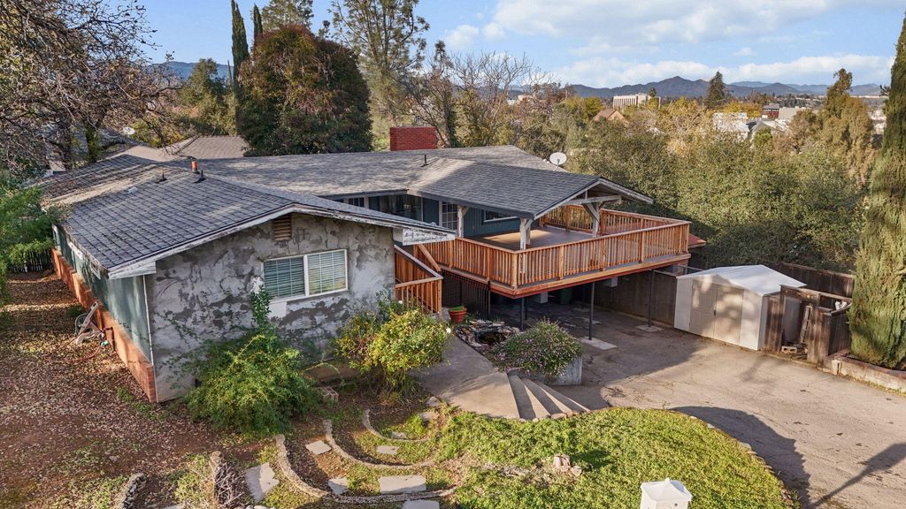 2233 Vista Avenue, Redding, CA 96001
