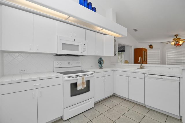 35 BLACK WILLOW STREET, Homosassa, FL 34446