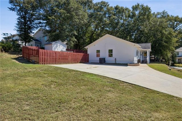 112 E Stephens Street, Winder, GA 30680