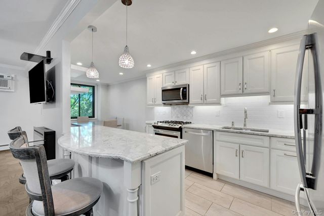 1101 Midland Avenue 411, Bronxville, NY 10708