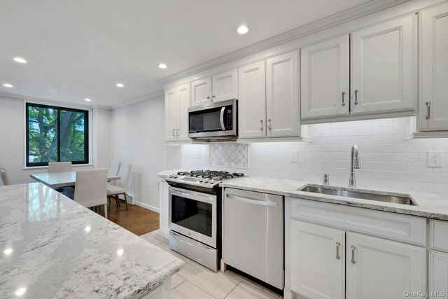 1101 Midland Avenue 411, Bronxville, NY 10708