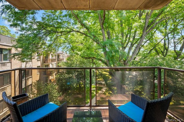 1101 Midland Avenue 411, Bronxville, NY 10708