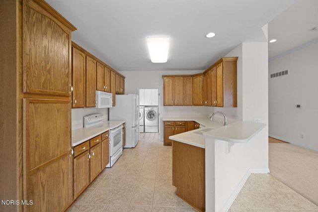 7372 Harbour Light Court, Maumee, OH 43537
