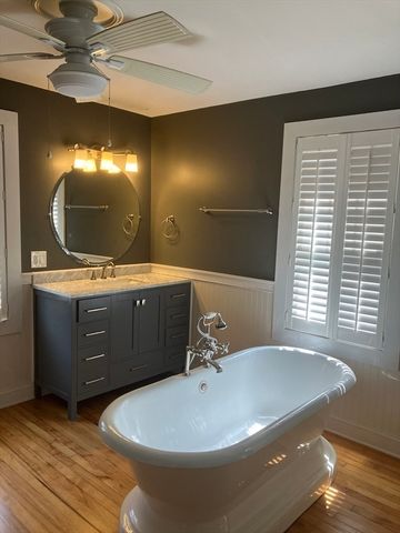 95 Weaver Rd, Springfield, MA 01107