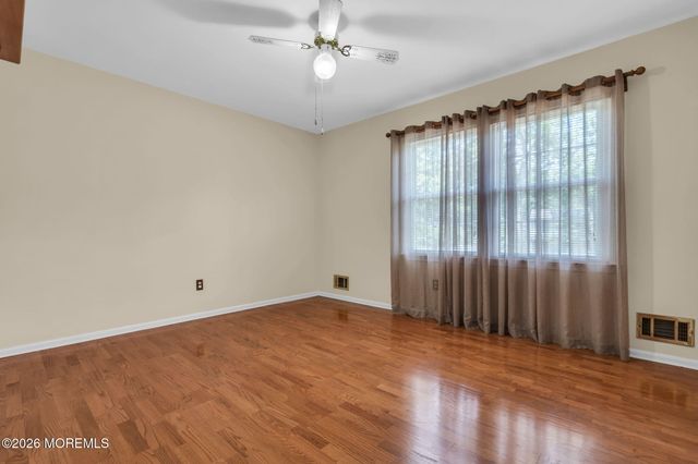 140 Brandon Road, Manchester, NJ 08759
