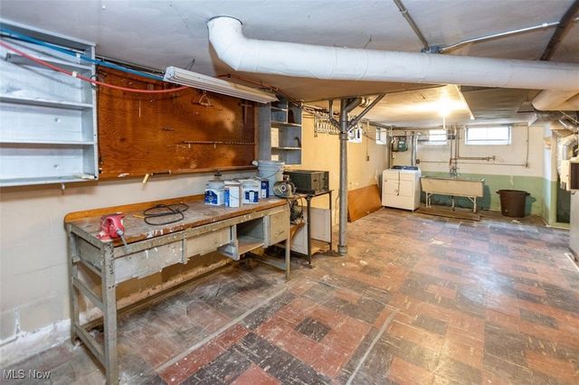 295 E 276th Street, Euclid, OH 44132