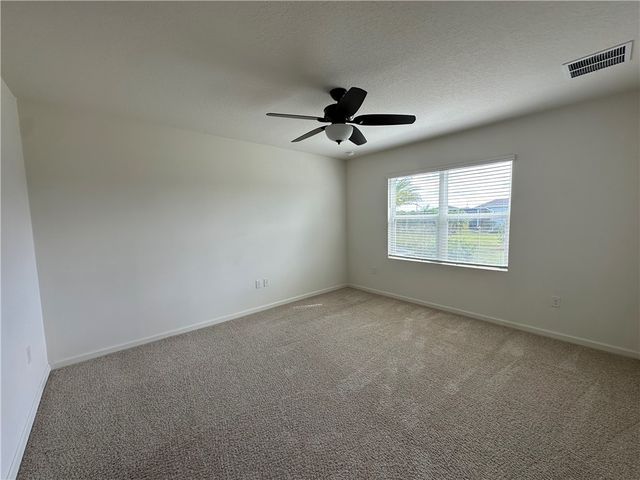 2725 Granville Manor SW, Vero Beach, FL 32968