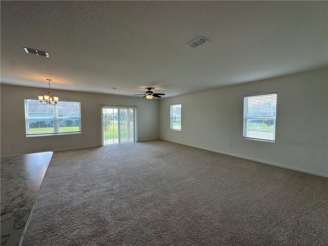 2725 Granville Manor SW, Vero Beach, FL 32968