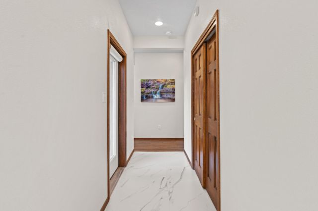 809 7th Street NE, Rio Rancho, NM 87124