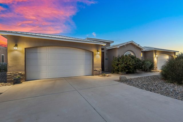 809 7th Street NE, Rio Rancho, NM 87124