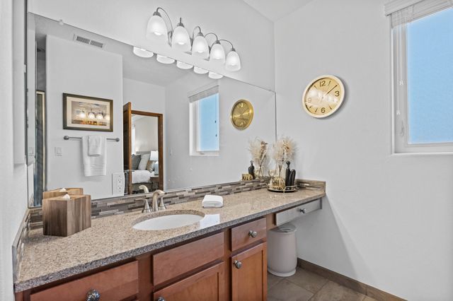 809 7th Street NE, Rio Rancho, NM 87124