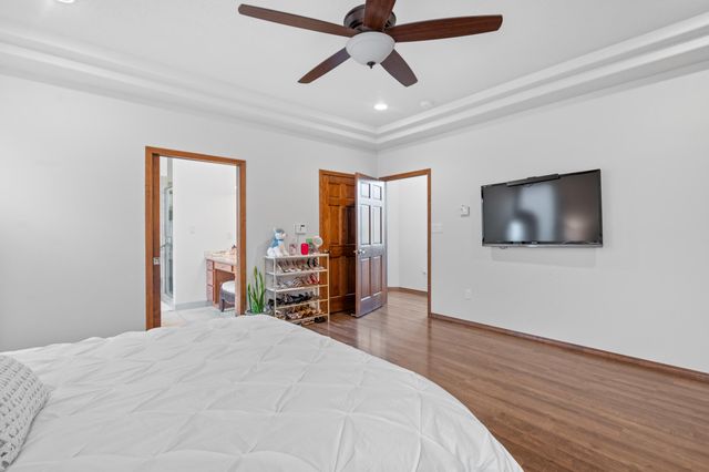 809 7th Street NE, Rio Rancho, NM 87124