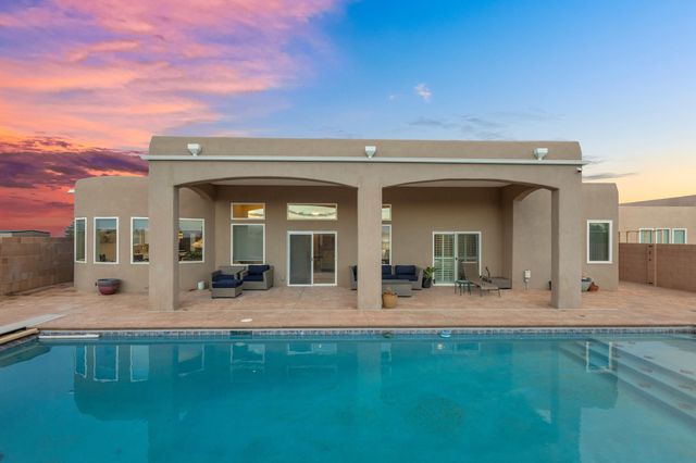 809 7th Street NE, Rio Rancho, NM 87124