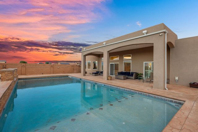 809 7th Street NE, Rio Rancho, NM 87124