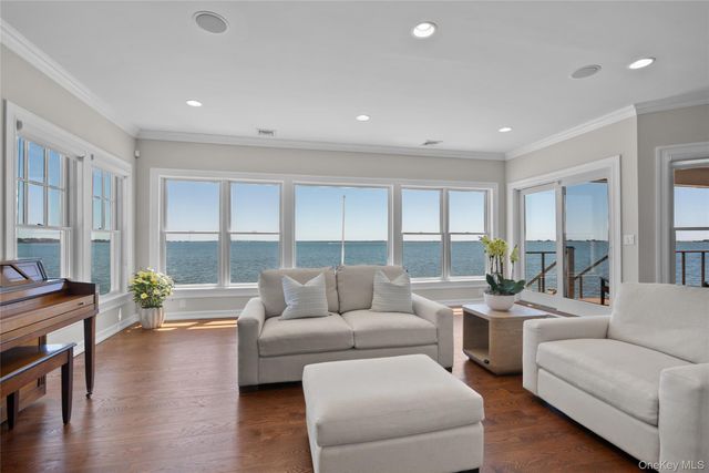 21 Shinnecock Road, East Quogue, NY 11942