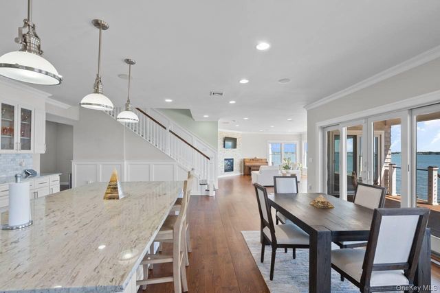 21 Shinnecock Road, East Quogue, NY 11942