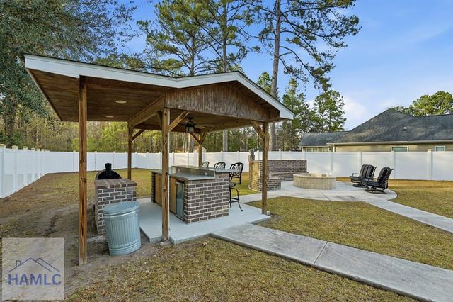 1311 Hillview Circle, Hinesville, GA 31313