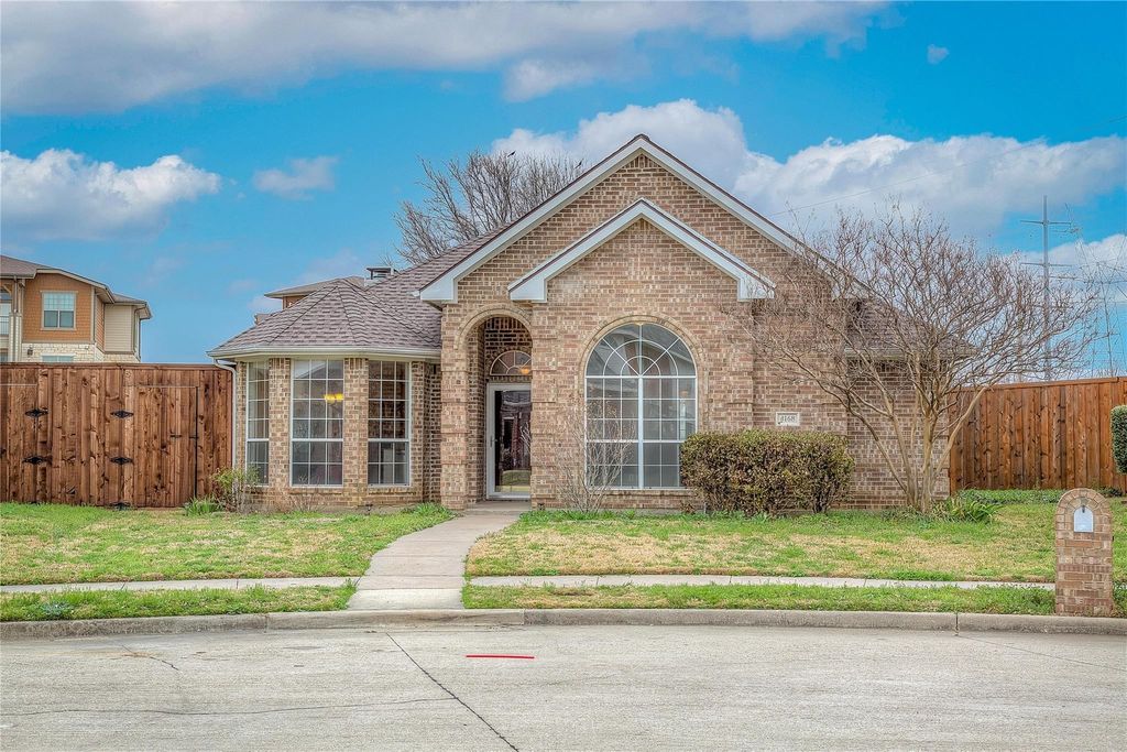 4168 Creekhollow Drive, Carrollton, TX 75010