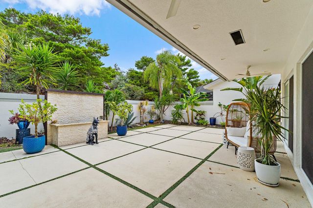126 Seashore Drive, Jupiter, FL 33477