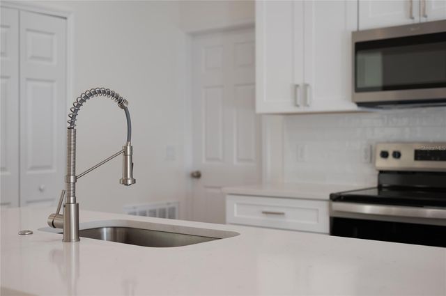 132 11TH AVENUE, Osteen, FL 32764